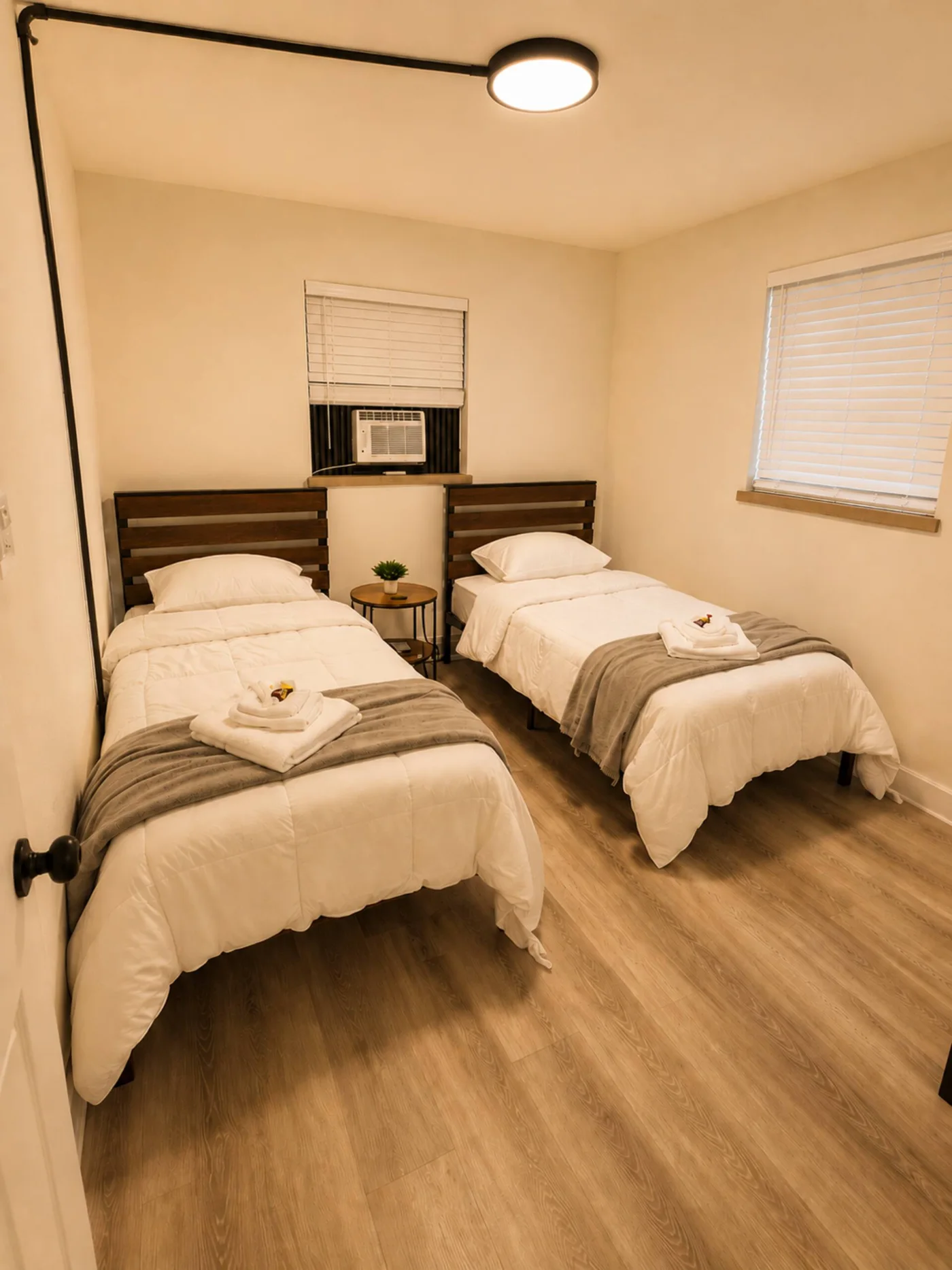 Segundo dormitorio con dos camas individuales